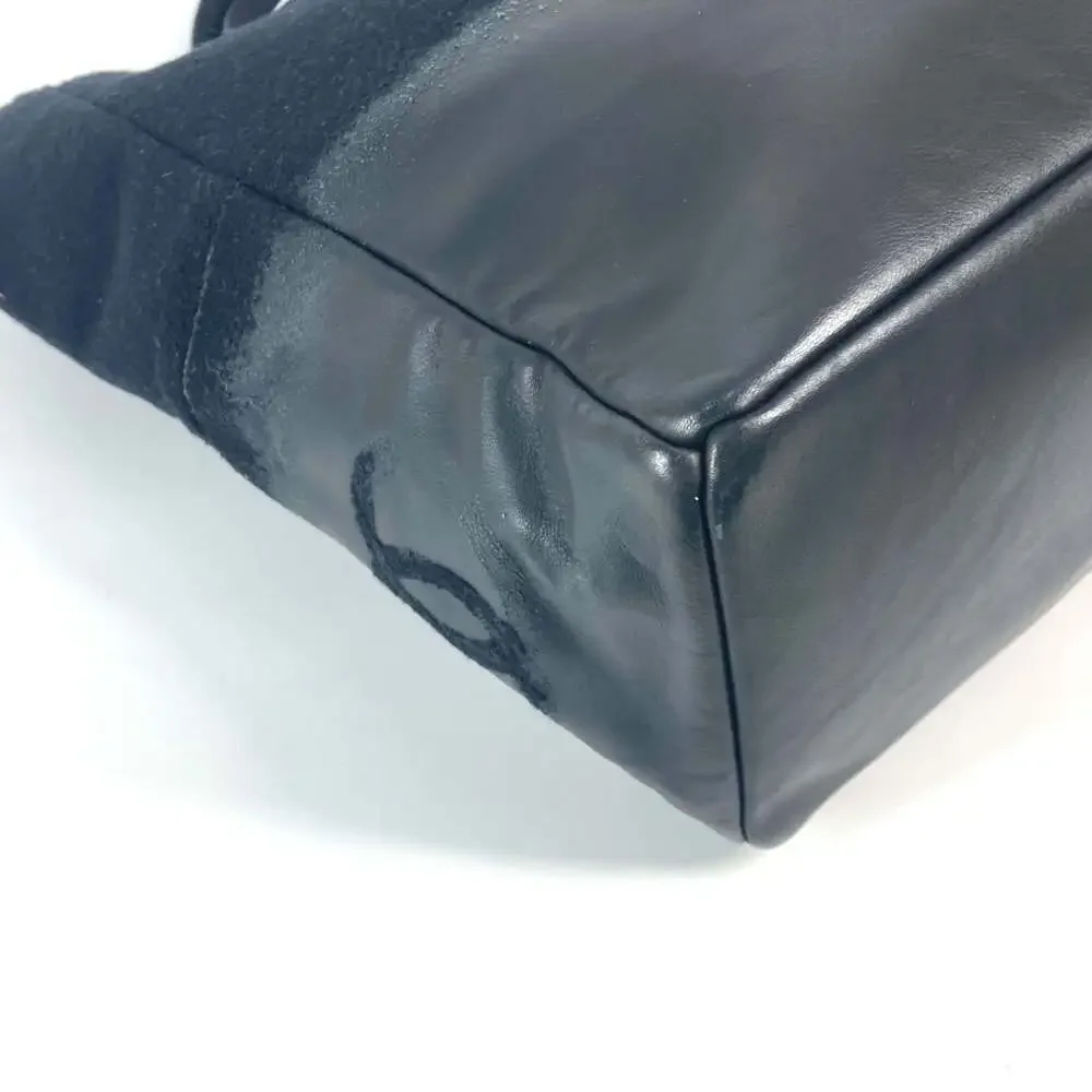 CHANEL Black Leather Logo Shoulder Bag - Picture 5 of 16